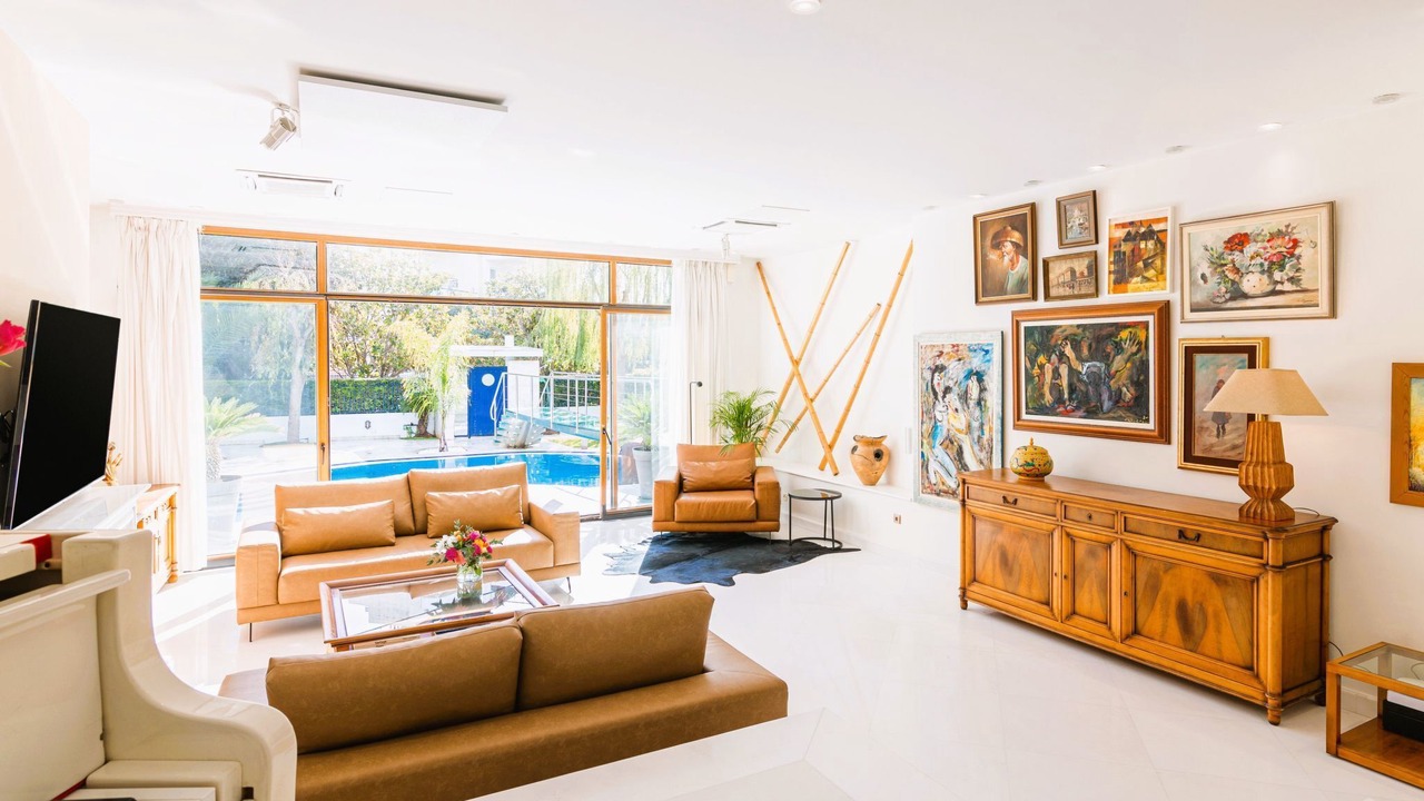 Photo of Livingroom in Glyfada