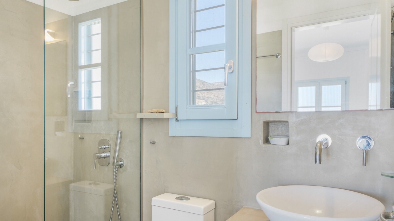 Photo of Bathroom in Ios