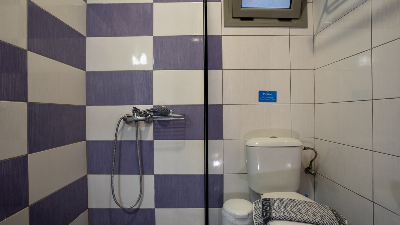Photo of Bathroom in Alikanas