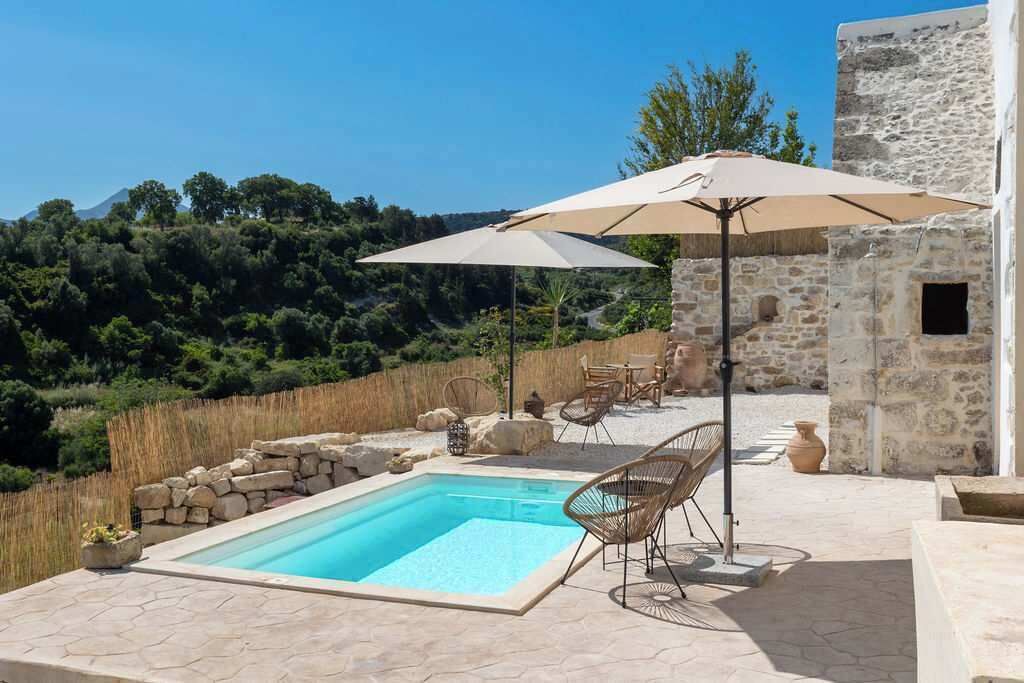 Photo of Outdoor in Amnatos