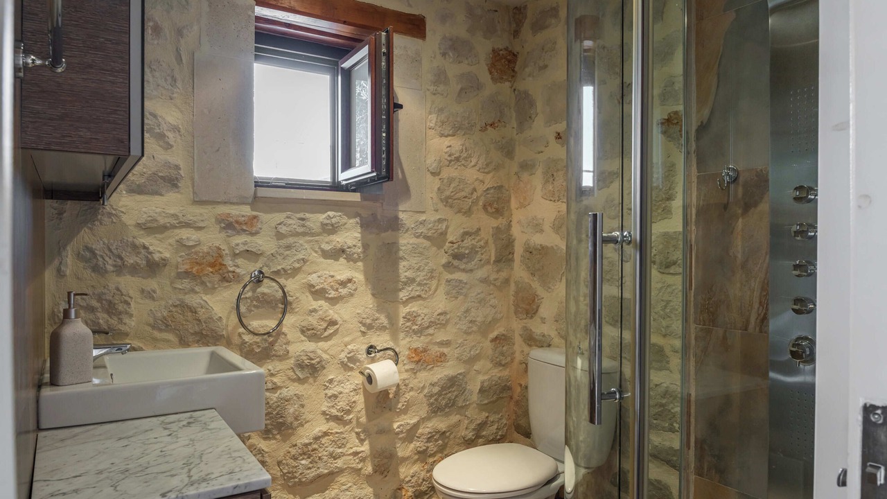 Photo of Bathroom in Monopari
