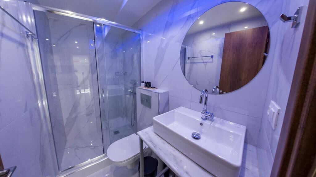 Photo of Bathroom in Korinos