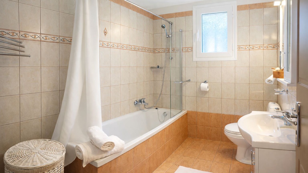 Photo of Bathroom in Skala