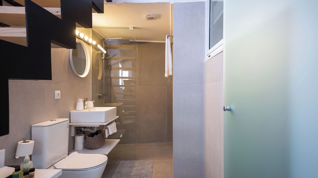 Photo of Bathroom in Karoti