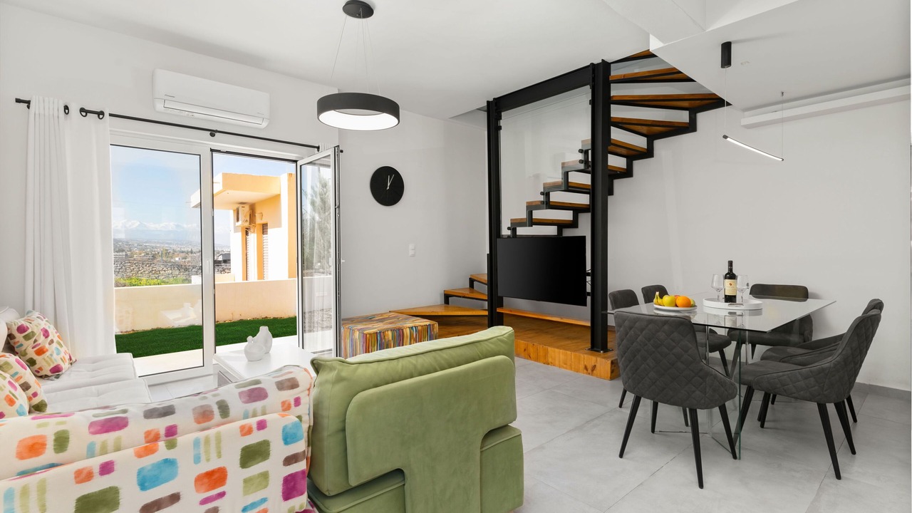 Photo of Livingroom in Adelianos Kampos