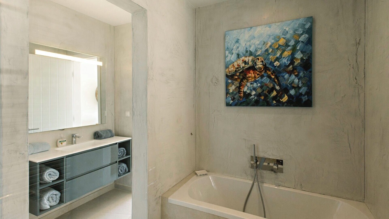 Photo of Bathroom in Petaleia