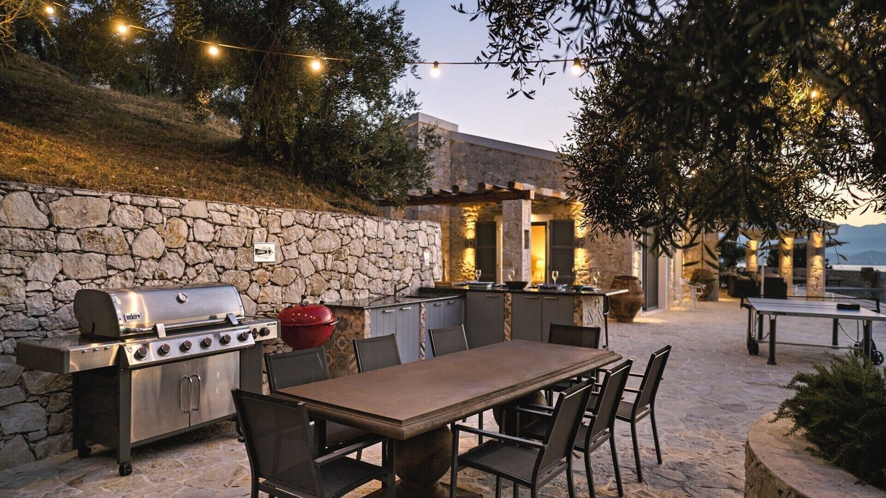 Photo of Outdoor in Petaleia