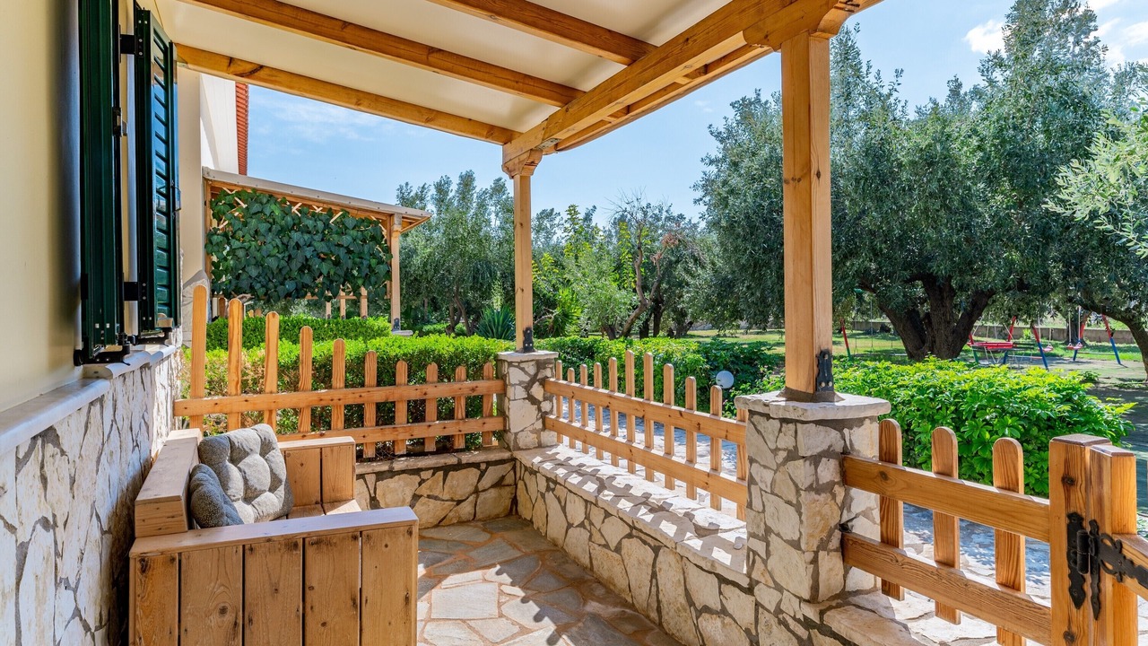 Photo of Patio Balcony in Astros