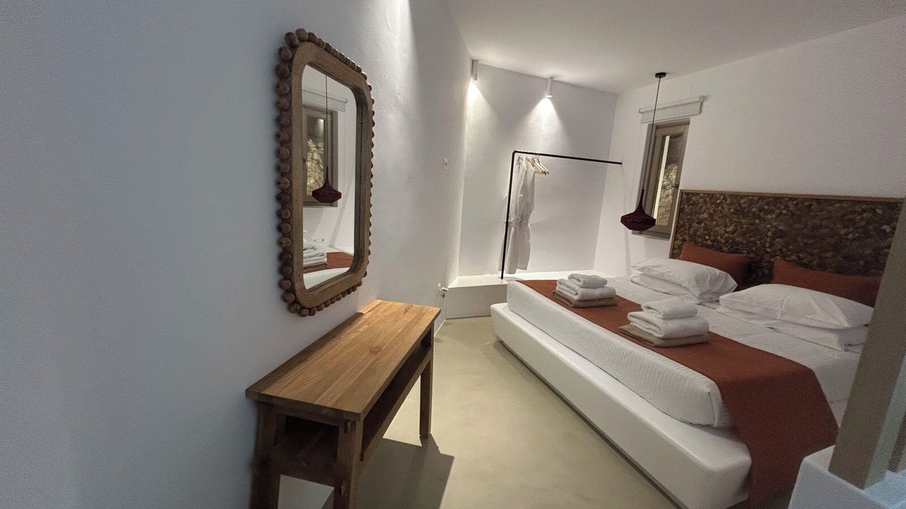 Photo of Bedroom in Folegandros Town