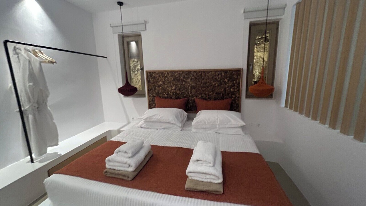 Photo of Bedroom in Folegandros Town