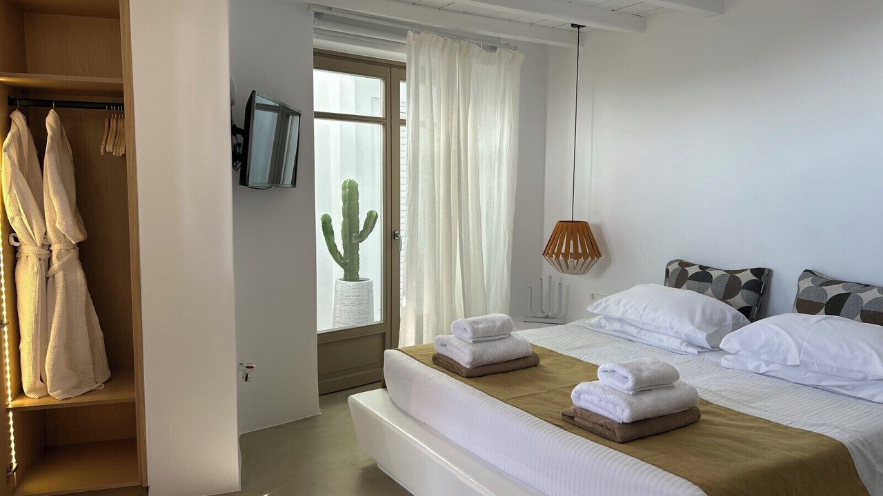 Photo of Bedroom in Folegandros Town