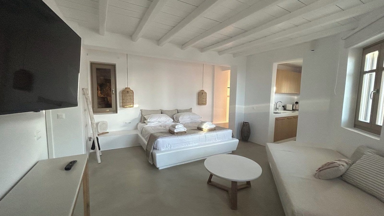 Photo of Bedroom in Folegandros Town