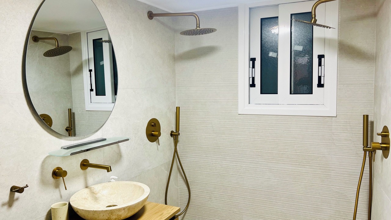 Photo of Bathroom in Exarhia
