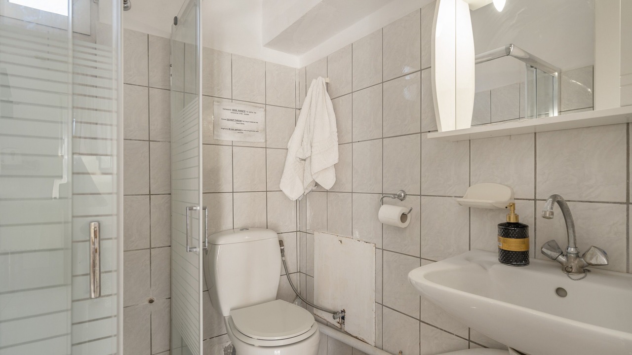 Photo of Bathroom in Leivathos