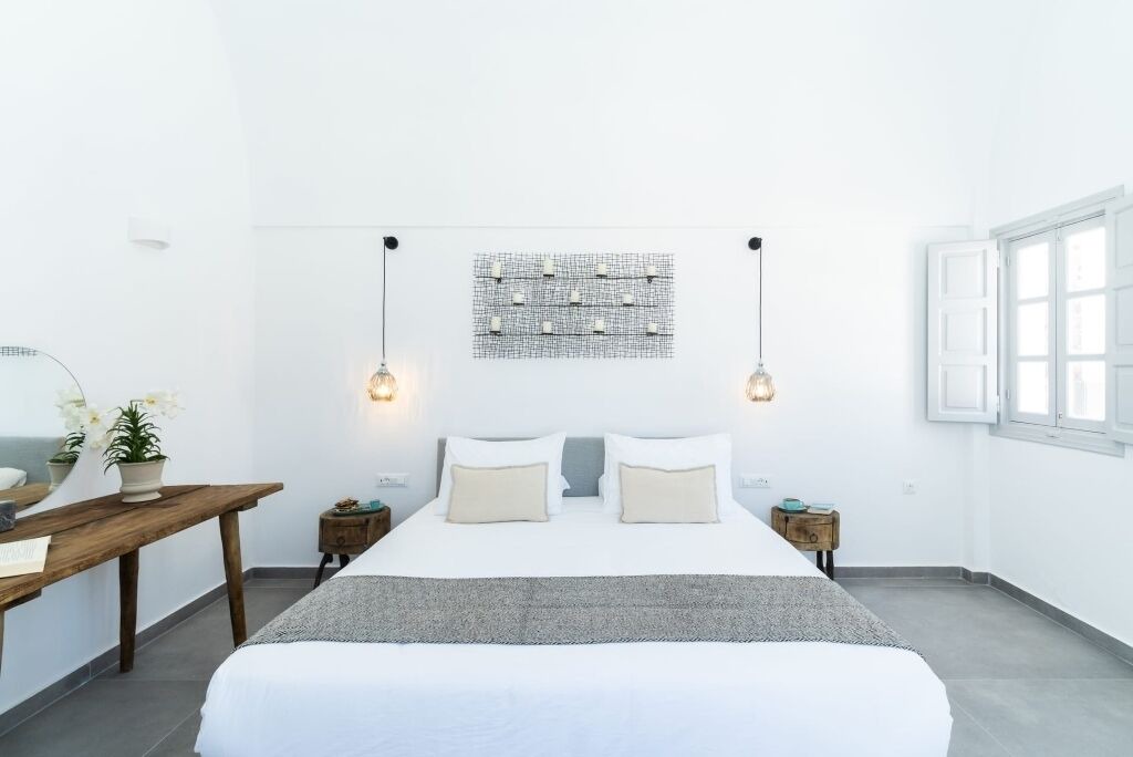 Photo of Bedroom in Oia