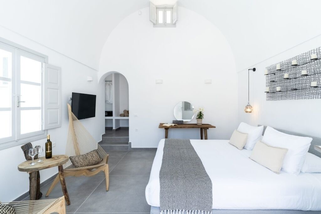 Photo of Bedroom in Oia