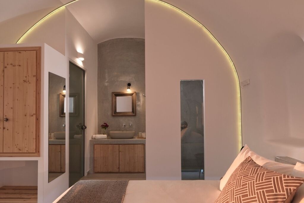 Photo of Bedroom in Oia