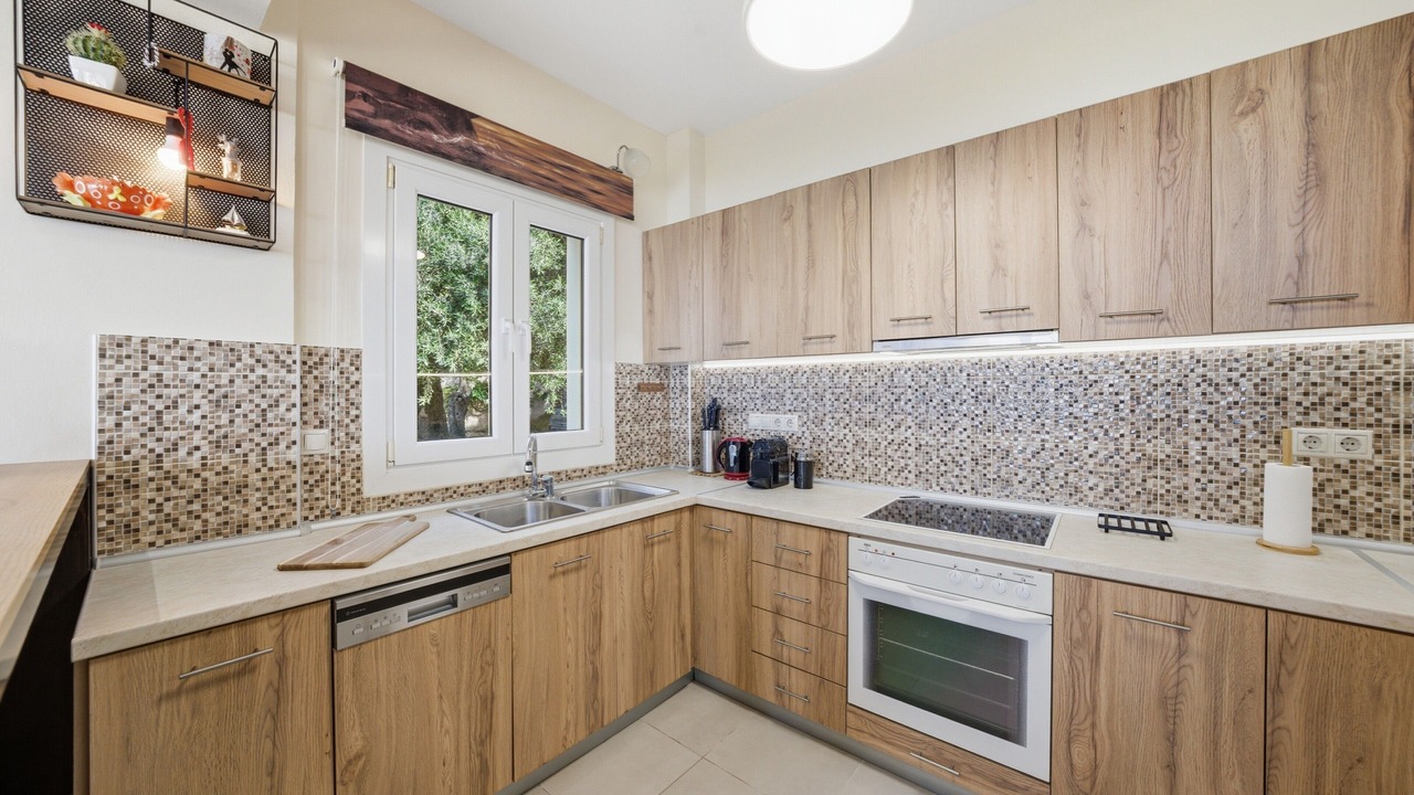 Photo of Kitchen in Petaleia