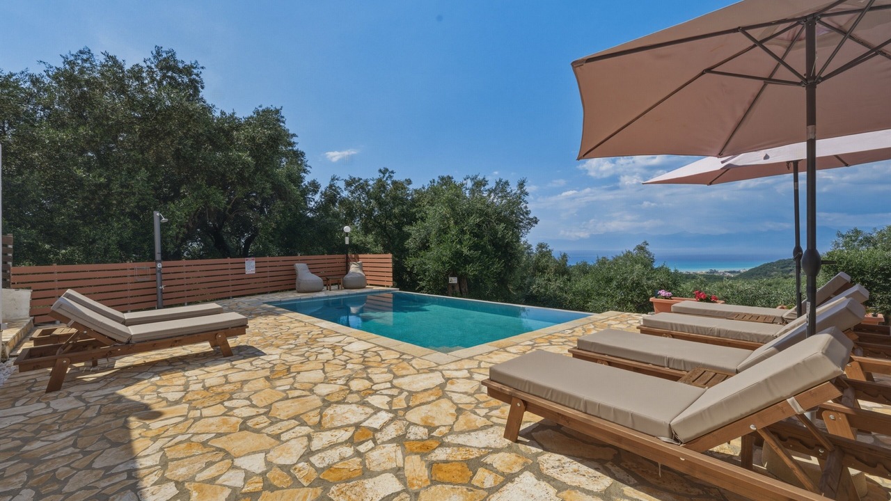 Photo of Outdoor in Petaleia