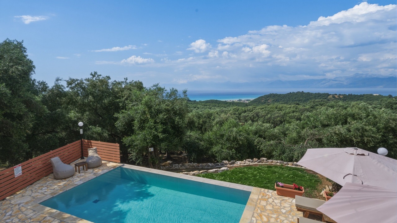 Photo of Outdoor in Petaleia