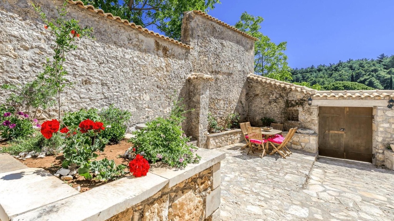 Photo of Outdoor in Loucha