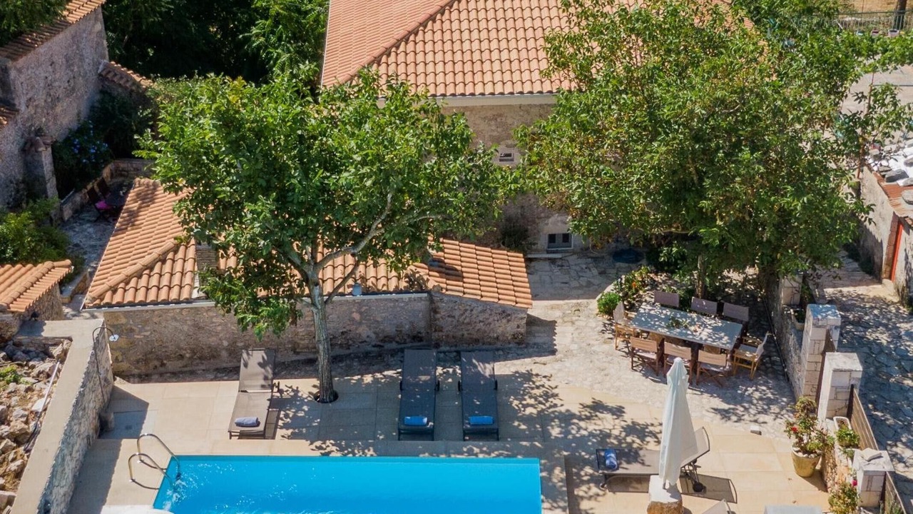 Photo of Outdoor in Loucha
