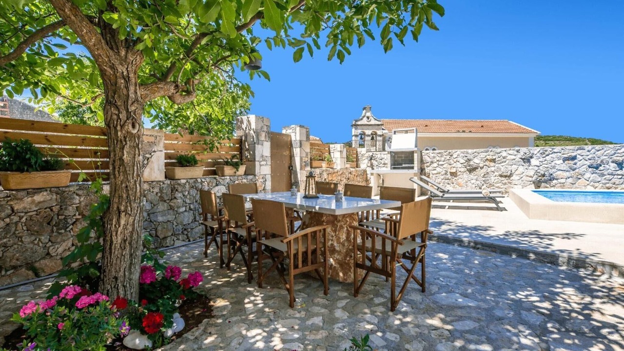 Photo of Outdoor in Loucha