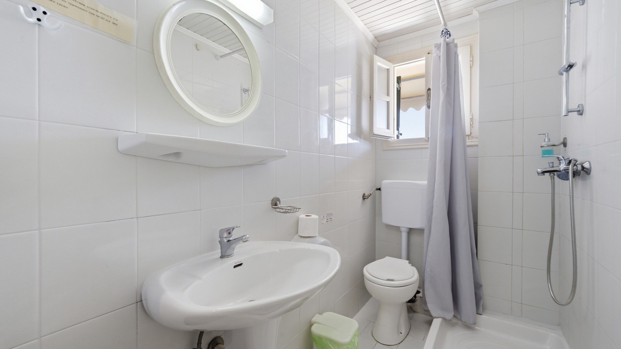 Photo of Bathroom in Apraos