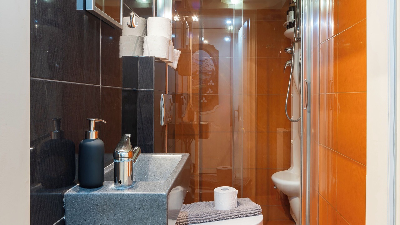 Photo of Bathroom in Ampelokipoi