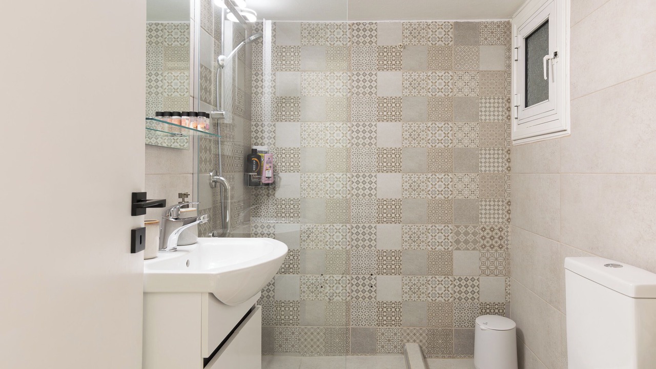 Photo of Bathroom in Makrigianni