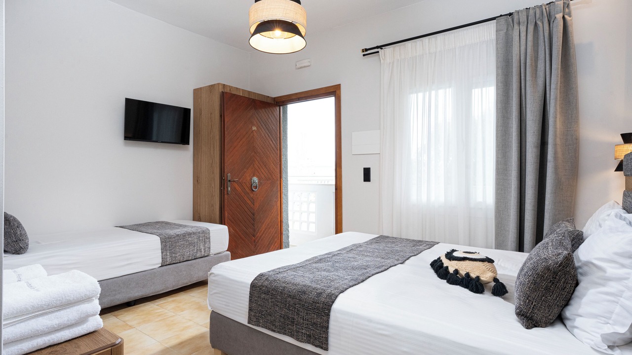 Photo of Bedroom in Adamas