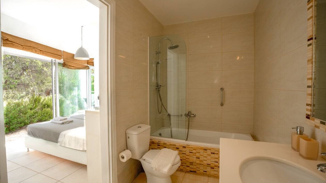 Photo of Bathroom in Plaka