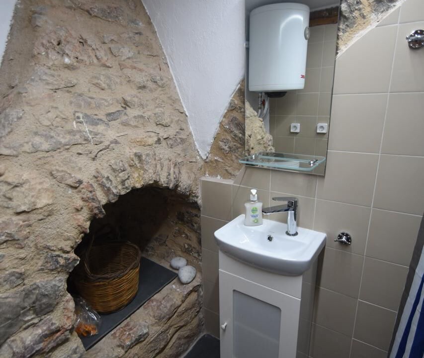 Photo of Bathroom in Avgonima