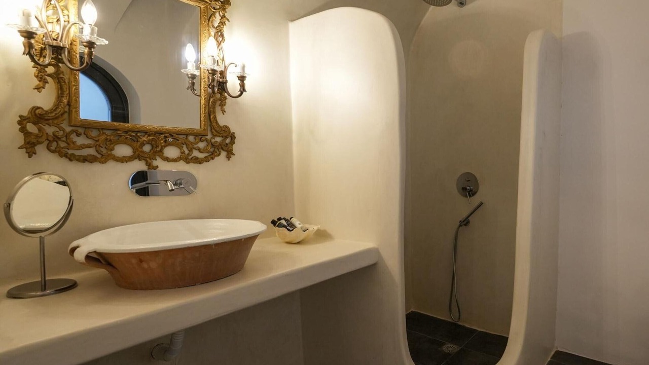 Photo of Bathroom in Emporio