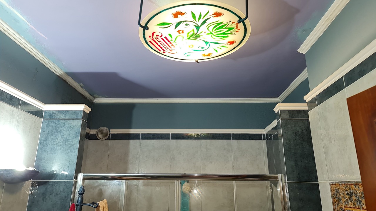 Photo of Bathroom in Drama