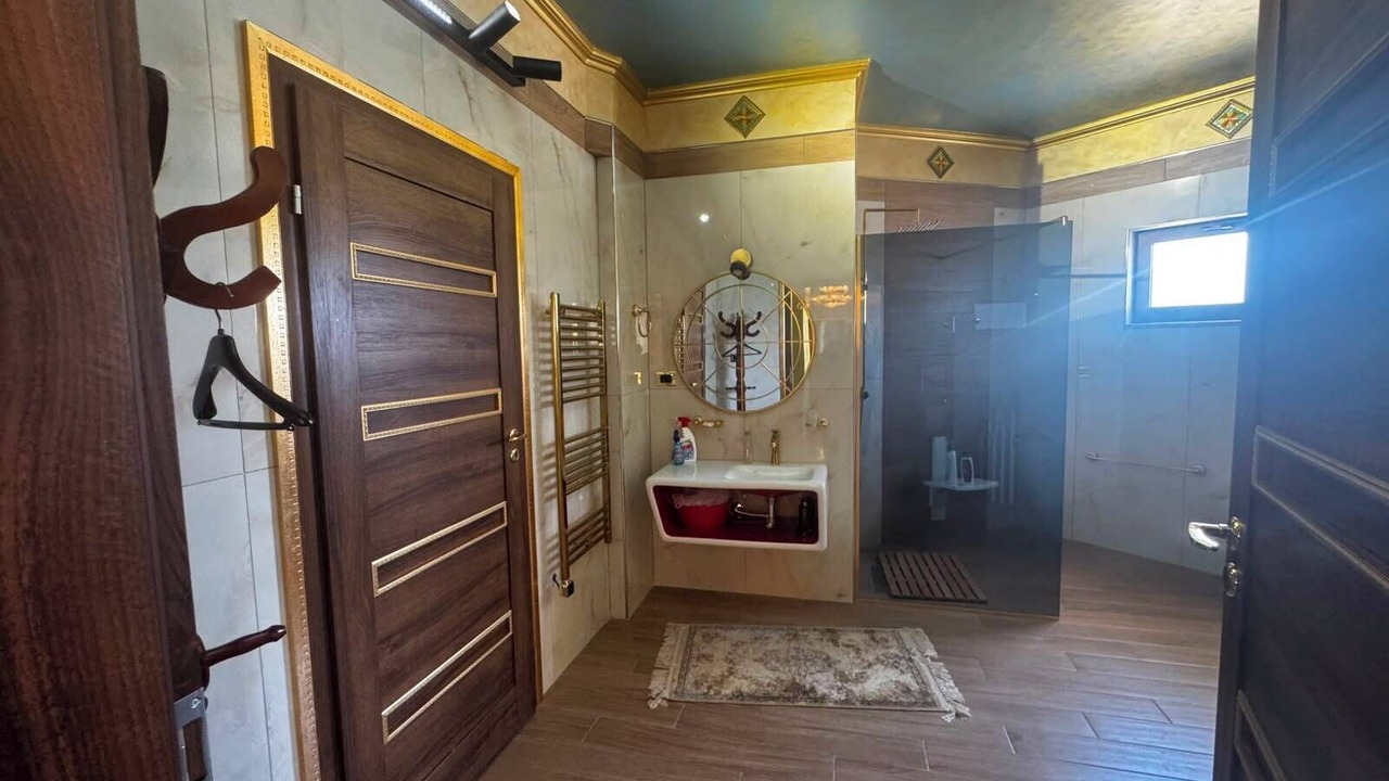 Photo of Bathroom in Golem
