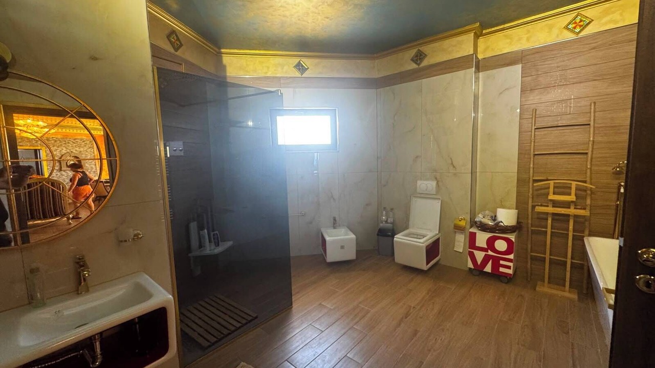 Photo of Bathroom in Golem