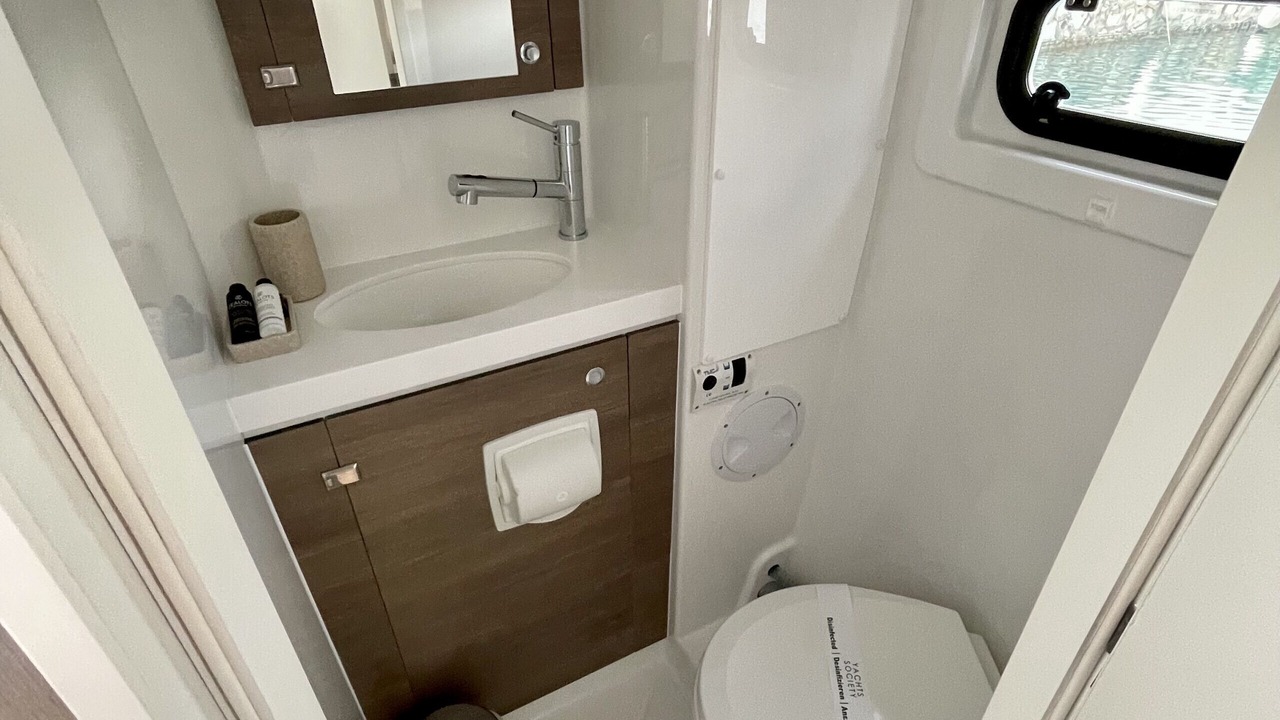 Photo of Bathroom in Alimos