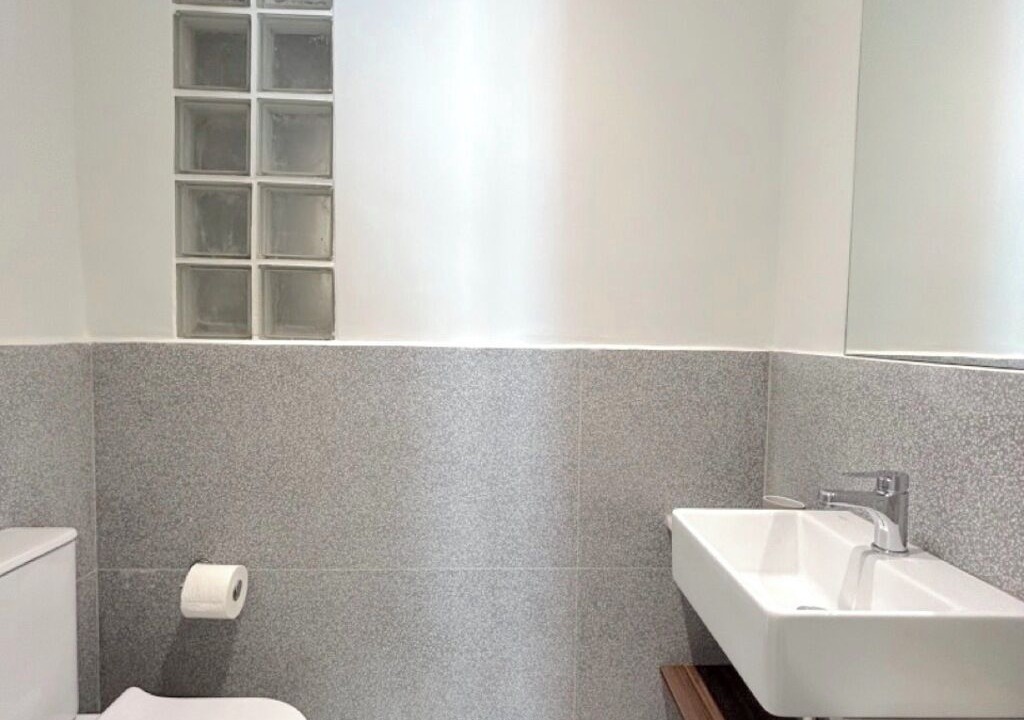 Photo of Bathroom in Neapoli