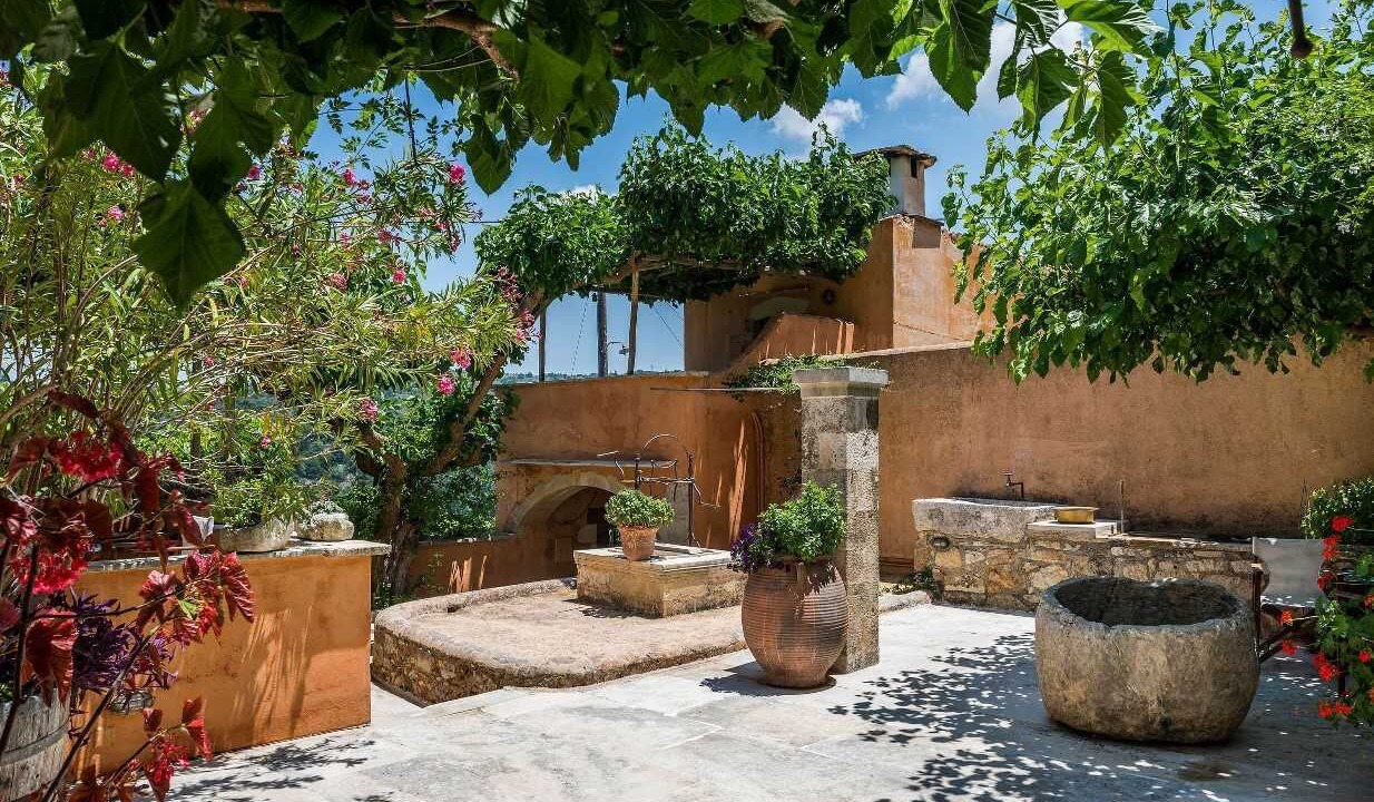 Photo of Patio Balcony in Makhairoi