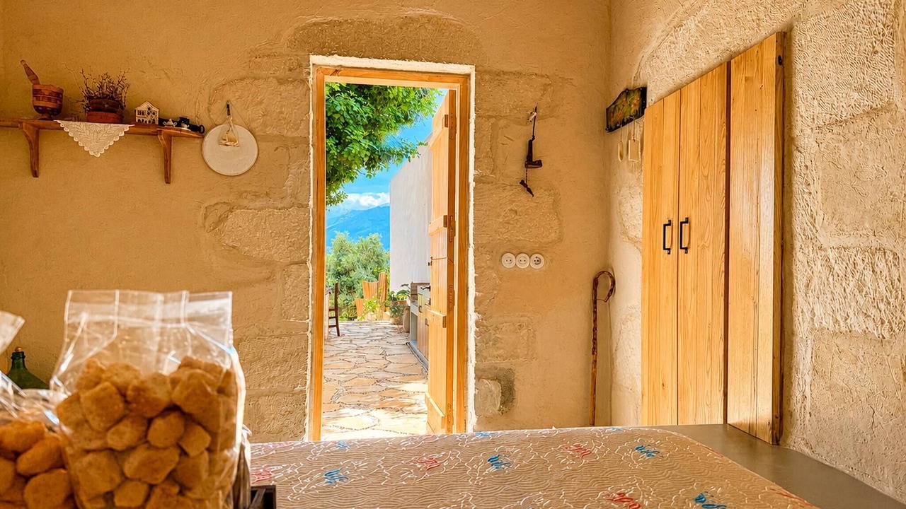 Photo of Bedroom in Megala Chorafia