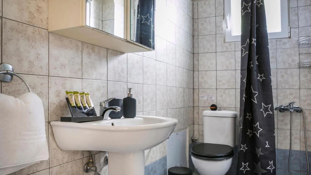 Photo of Bathroom in Skala