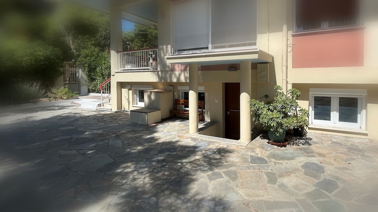 Photo of Patio Balcony in Elliniko-Argyroupoli