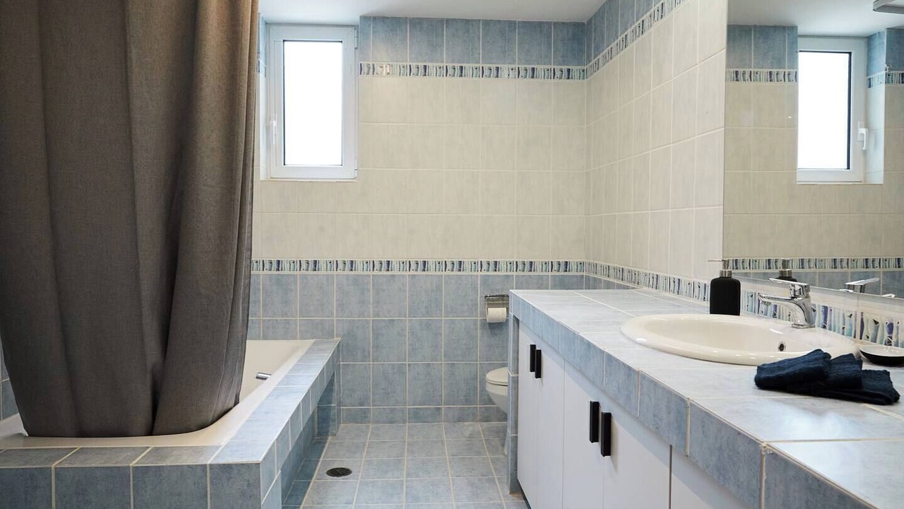 Photo of Bathroom in Saronikos