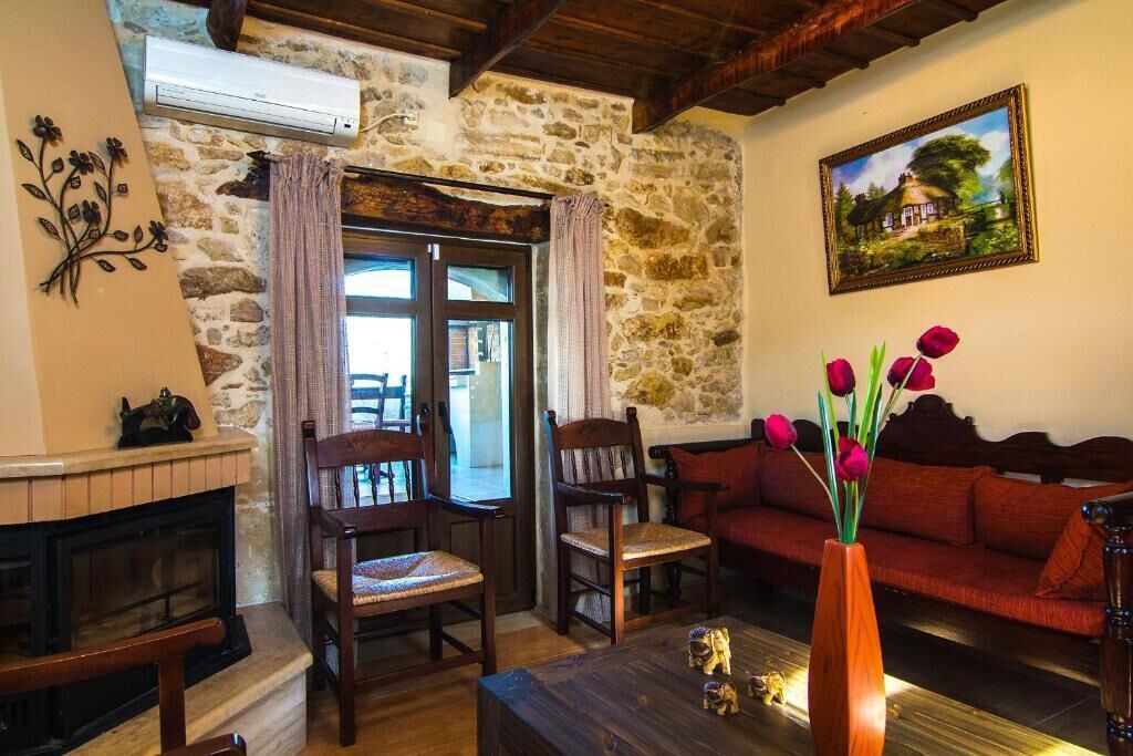 Photo of Livingroom in Damavolos