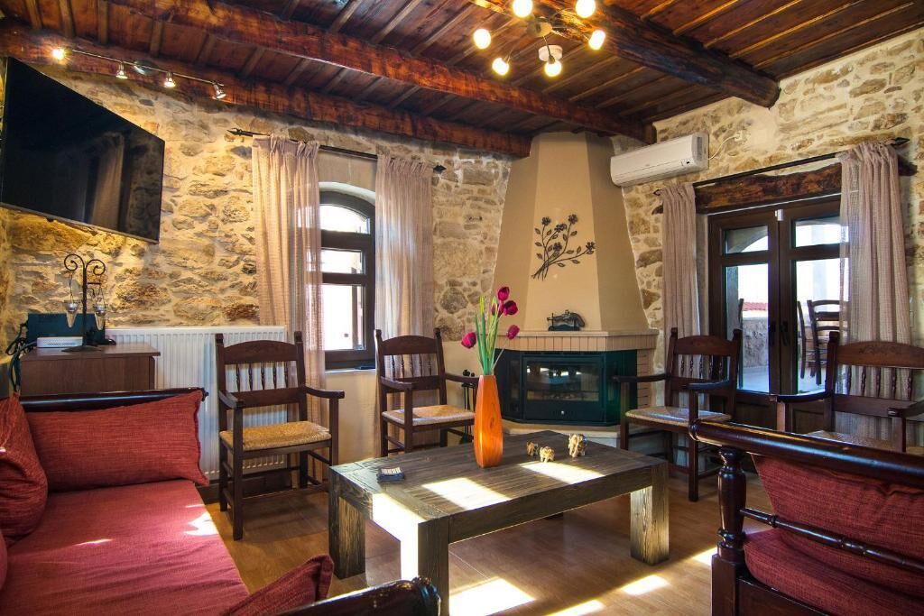 Photo of Livingroom in Damavolos