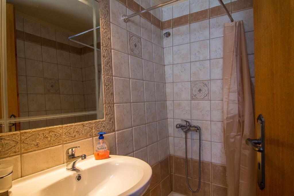 Photo of Bathroom in Damavolos