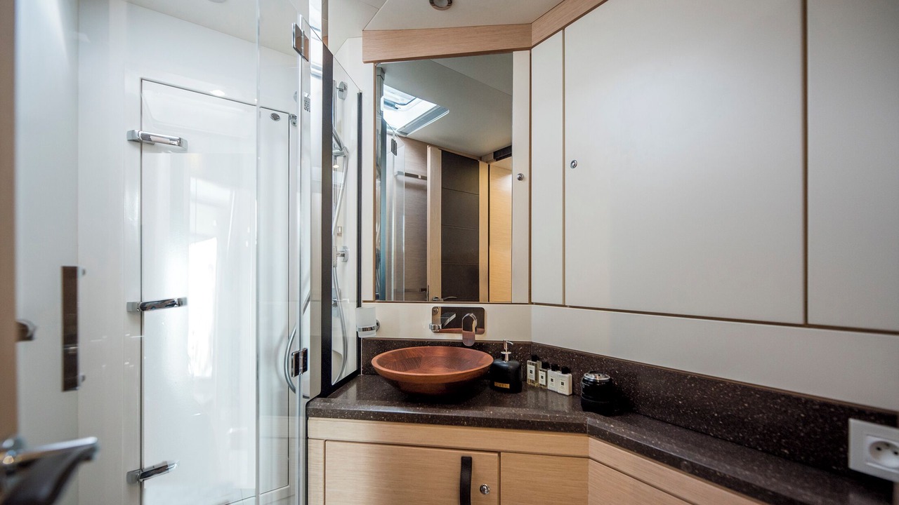 Photo of Bathroom in Alimos