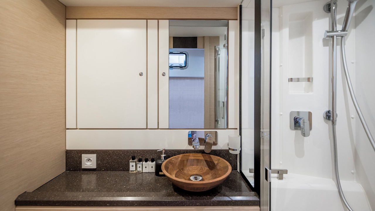 Photo of Bathroom in Alimos