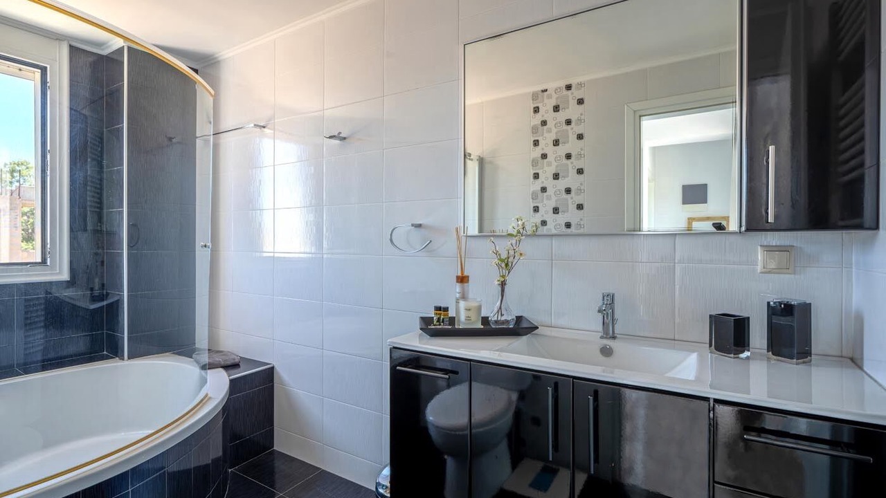 Photo of Bathroom in Pigianos Kampos